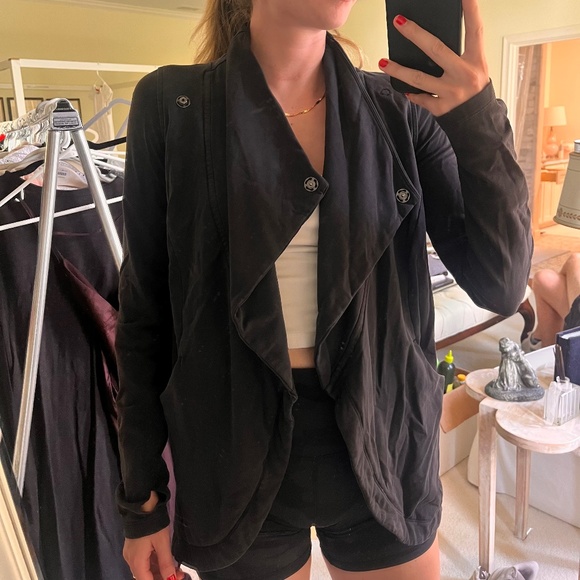 Lululemon Black Wrap Jacket, Size 6 - Picture 1 of 3